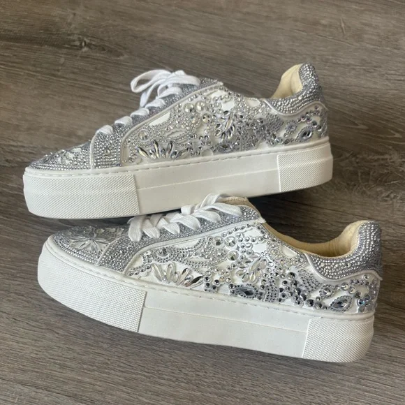 Betsy Johnson Reilly White embellished - Picture 3 of 13